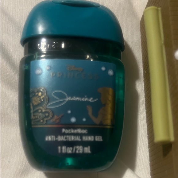 Tiana's Place Keychain - Picture 3 of 6